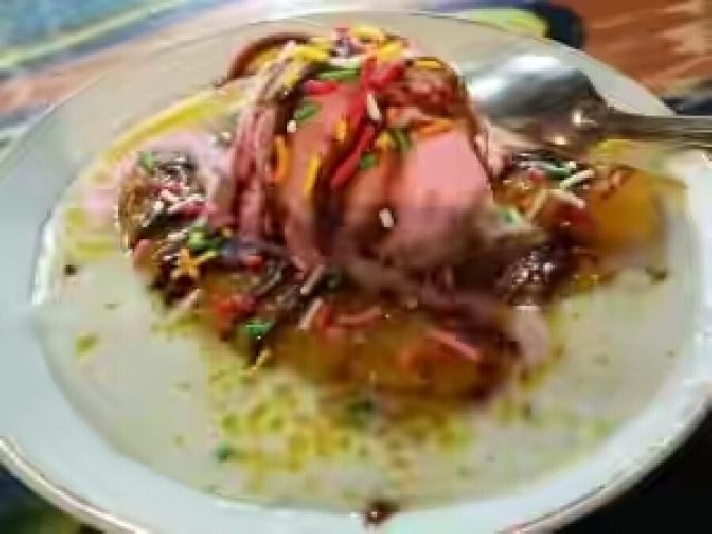 Lembutnya Pisang Santan Es Krim di Pondok Sup Fina