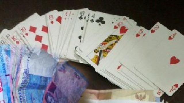 Asyik Berjudi, 4 Karyawan PT Egasuti Nasakti Diamankan Polsek Tapung