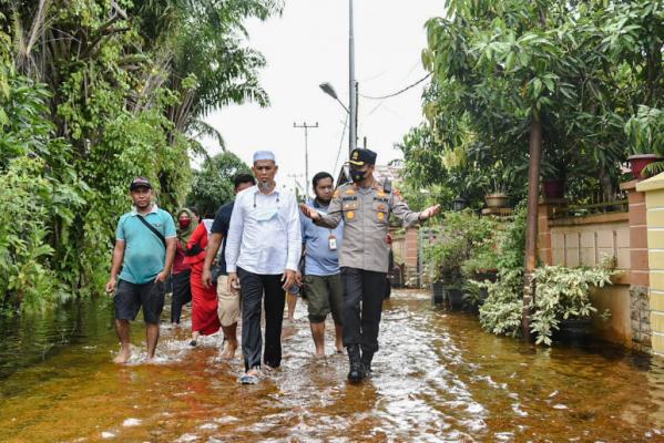 Pemko Dumai Pastikan Bantuan Sampai Kepada Warga Terdampak Banjir Jumat, 29 Oktober 20