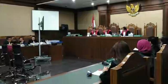 Kuasa Hukum Berdebat dengan Ahli Psikologi soal Parameter Penilaian Perilaku Jessica