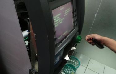 Tidak Mampu Bobol ATM, Kawanan Pencuri Gondol Mesinnya Sekalian