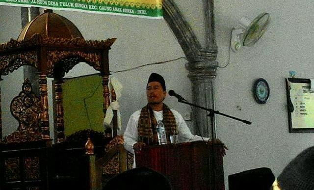 Sambut Bulan Ramadhan, Warga Teluk Sungka Gelar Goro Masjid