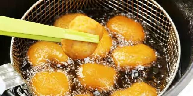 Ini Akibatnya jika Sering Makan Gorengan