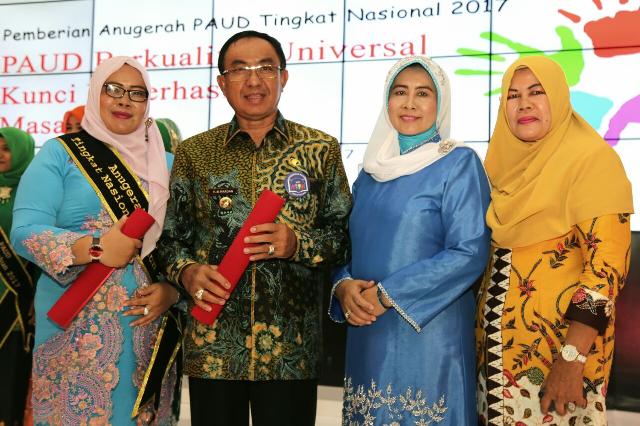 Sukses Kembangkan PAUD di Kabupaten, Bupati Inhil Terima Penghargaan Tingkat Nasional